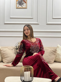 ROBE PEONY